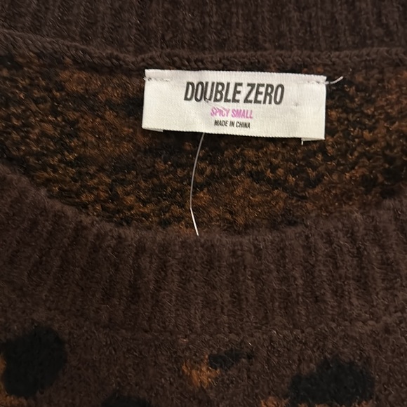 NWT Double Zero Brown Leopard Sweater. Size Small. - Picture 3 of 4